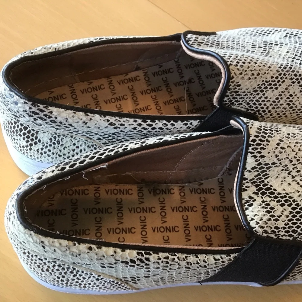 Vionic Demetra Black Whte Snake Print Leather Slip On Sneakers Comfort Shoes 8.5